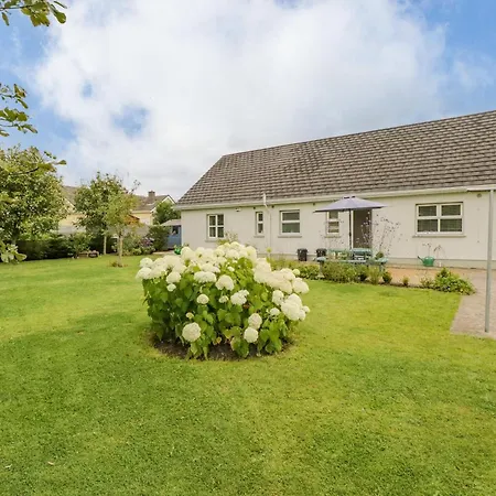 2 Castle Cove * Dromahair
